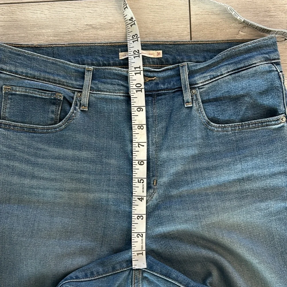 Levi's 724 high rise straight crop jeans size 31